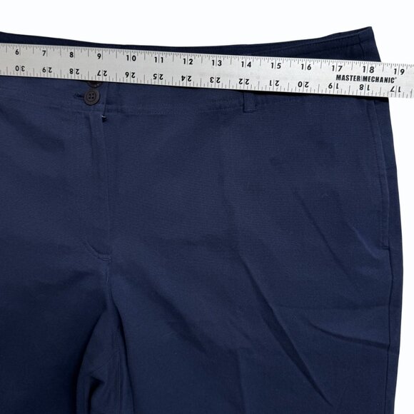 Tommy Bahama Backswing Bermuda‎ Golf Shorts Womens 14 Silk Cotton Navy Athletic - Picture 8 of 12